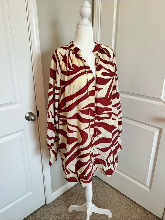 H&M Dresses & Skirts - H&M Cream and Burgundy Zebra-Print Relaxed Mini Dress